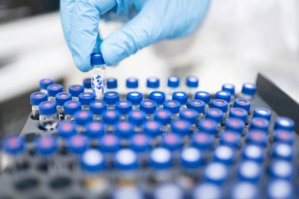 liquid chromatography-mass spectrometer (lc-ms / ms) - ionization imagens e fotografias de stock