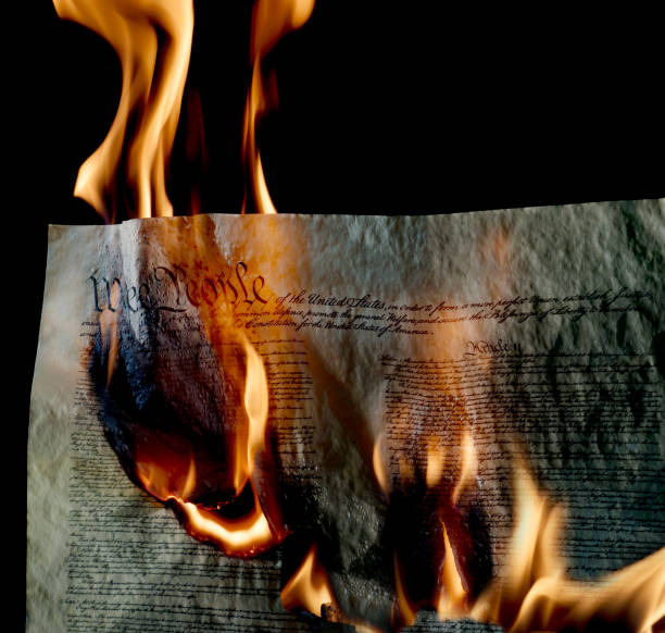 Burning of the U.S. Constitution concept image - fotografia de stock