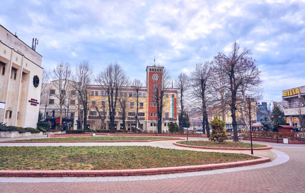 das gemeindehaus in haskovo, bulgarien - european union coin stock-fotos und bilder