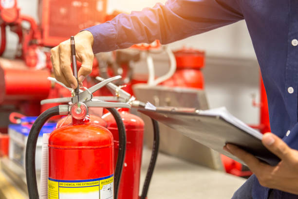 Engineer checking Industrial fire control system,Fire Alarm controller, Fire notifier, Anti fire.System ready In the event of a fire. Engineer checking Industrial fire control system,Fire Alarm controller, Fire notifier, Anti fire.System ready In the event of a fire. Notifier stock pictures, royalty-free photos & images