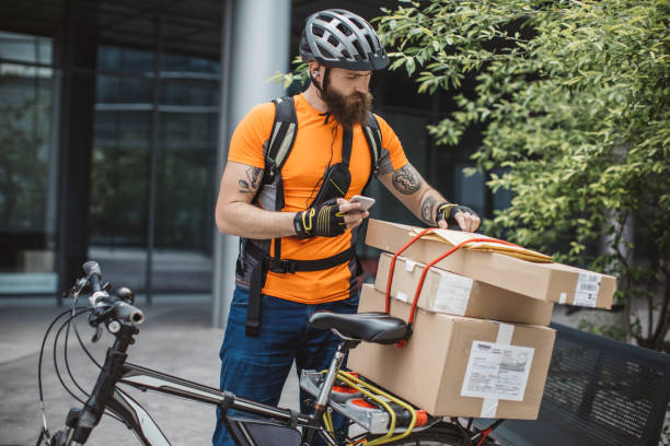 istock Locating delivery address 1205734602