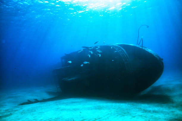 photo sous-marine d’épave - sunken photos et images de collection