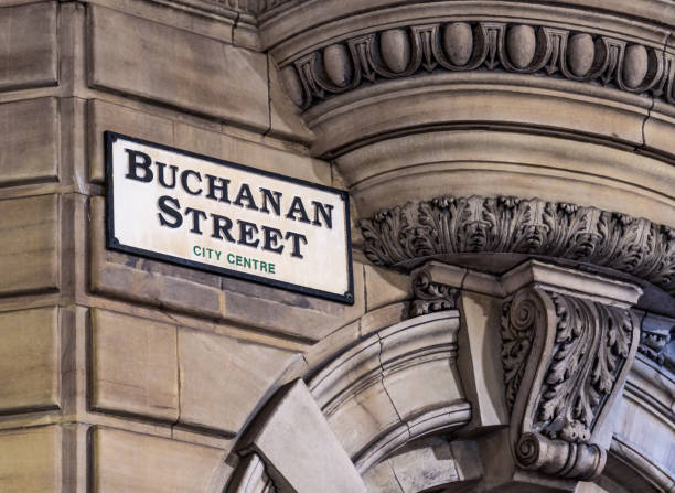 znak buchanan street w centrum glasgow - glasgow street name sign scotland city street zdjęcia i obrazy z banku zdjęć