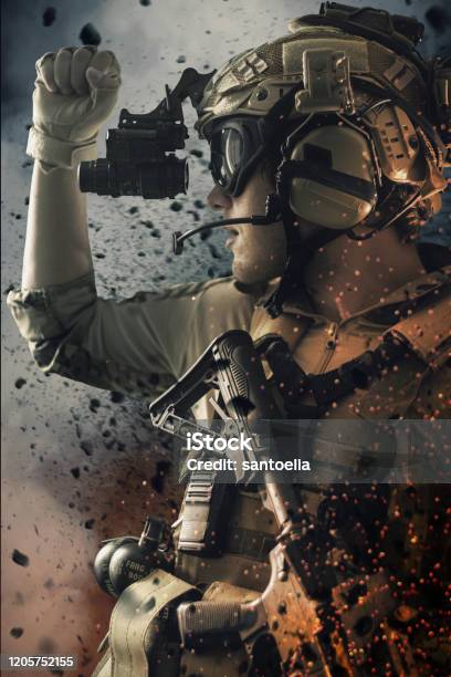 Soldado De Las Fuerzas Especiales Concepto Militar Foto de stock y más banco de imágenes de Soldado - Ejército de Tierra - iStock Soldado De Las Fuerzas Especiales Concepto Militar Foto de stock y más banco de imágenes de Soldado - Ejército de Tierra - iStock