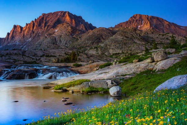 istock Alpenglow On Fremont and Jackson Peaks 1205753893