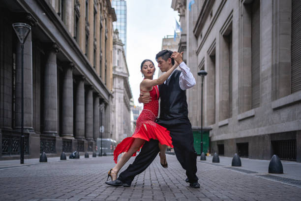 istock Romance on the streets of Buenos aires 1205759013