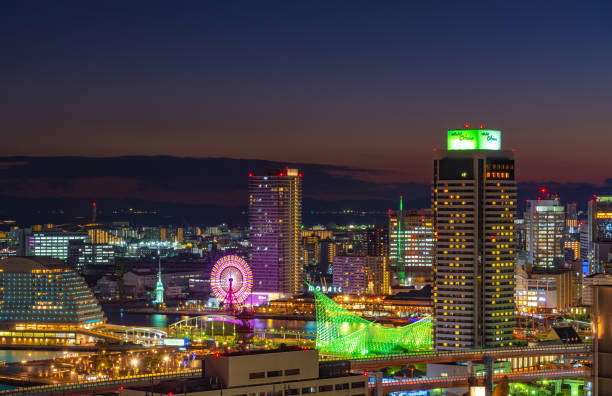 vista panorámica de la ciudad de kobe iluminar por la noche. famoso lugar de paisaje nocturno de belleza en la región de keihanshin kansai kinki - chuo ward fotografías e imágenes de stock