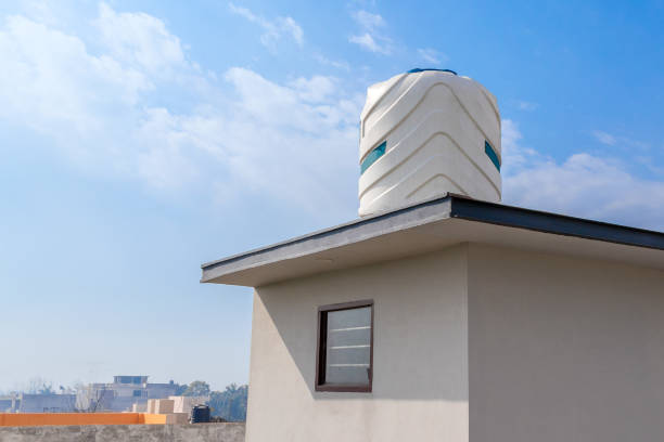 White water tank on the top house.