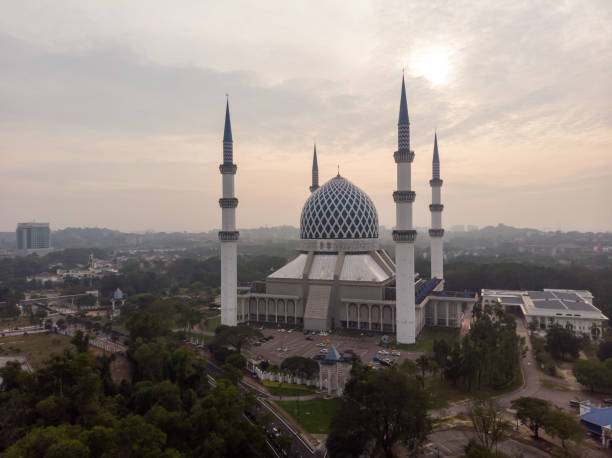 istock Aerial view of Sultan Salahuddin Abdul Aziz Mosque 1205879043