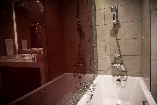 elegantes und edel aussehendes badezimmer - 6206 stock-fotos und bilder