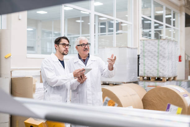 istock Talking about industrial productivity 1205951794