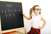 kind-steht-an-der-tafel.jpg?b=1&s=170x170&k=20&c=fPmPBZPC2jnNY1465aK72ZaZK3wg0_CEkOPFjE8Osg4=