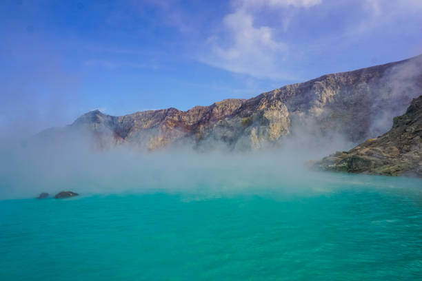 istock Beautiful Crater Lake in Ijen Volcano 1205997228