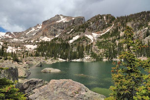 istock Lake Haiyaha, Rocky Mountains 1206007904