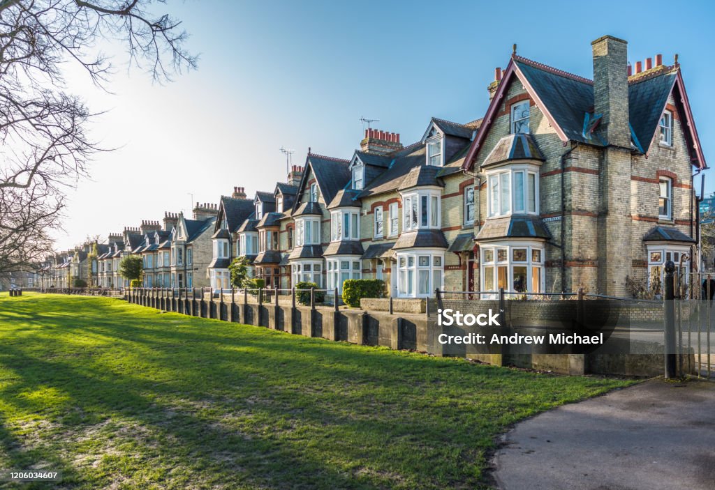 Characterful terraced houses on Park Parade Characterful terraced houses on Park Parade facing Jesus Green in the city of Cambridge, UK. UK Stock Photo