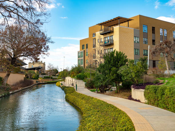 istock River Walk in San Antonio 1206038631