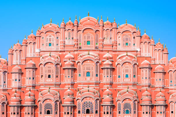 hawa mahal ou palácio dos ventos em jaipur, estado do rajastão, índia - rajasthan india fort architecture - fotografias e filmes do acervo