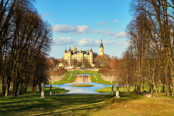 Schwerin castle in autumn with blue sky. Mecklenburg-Vorpommern, Germany Schwerin, Germany - March 24, 2019: Schwerin castle in autumn with blue sky. Mecklenburg-Vorpommern, Germany schwerin castle stock pictures, royalty-free photos & images