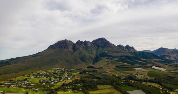 istock Early morning light on the mountains 1206136539