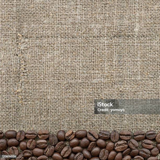 Coffee Beans — стоковые фотографии и другие картинки Бежевый - Бежевый, Без людей, Грубый