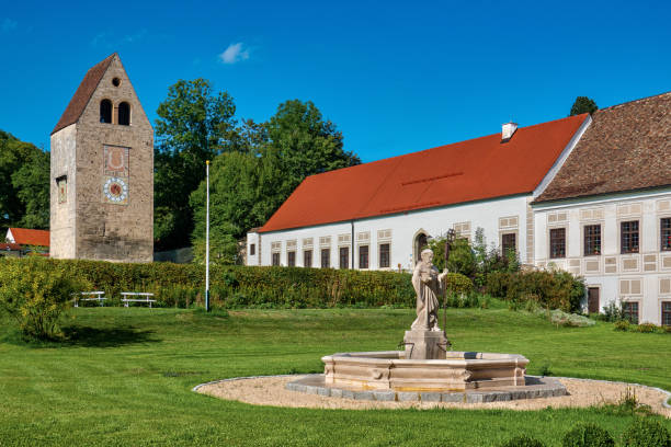 abbazia di wessobrunn, un monastero benedettino vicino a weilheim in baviera, germania - duke gardens foto e immagini stock