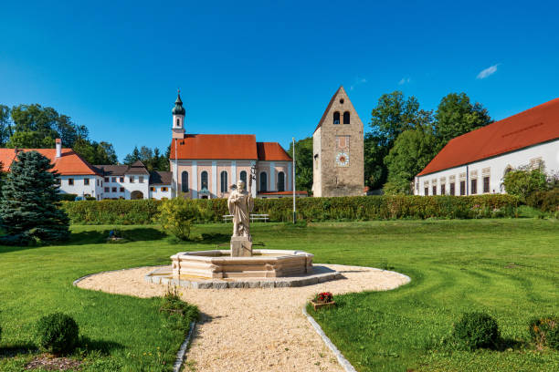 abbazia di wessobrunn, un monastero benedettino vicino a weilheim in baviera, germania - duke gardens foto e immagini stock