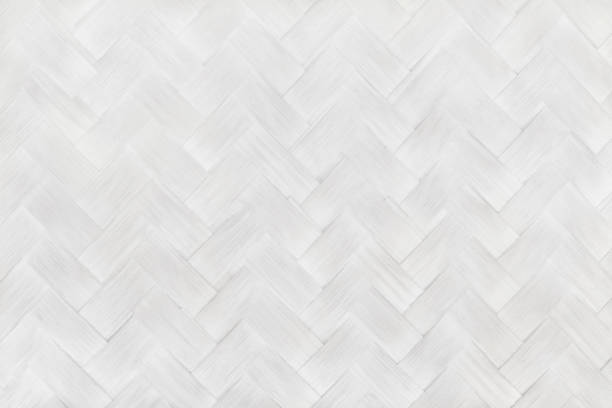 padrão de tecelagem de bambu cinza branco, textura antiga da parede rattan tecida para o trabalho de arte de fundo e design. - woven bamboo art close up - fotografias e filmes do acervo