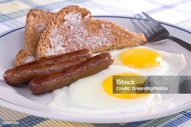 Salsiccia Uova Toast - Fotografie stock e altre immagini di Bianco - Bianco, Bianco d'uovo, Burro