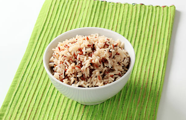 mezcla de arroz - dishware brown rice rice variation fotografías e imágenes de stock