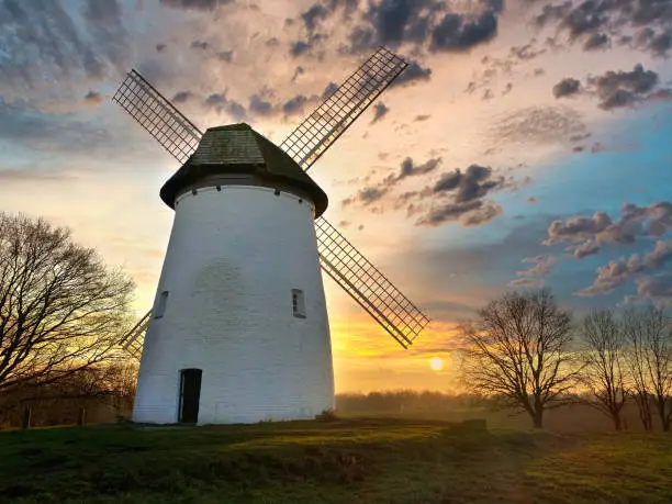 Picture of the historic mill on the Egelsberg in Krefeld Traar at sunset.