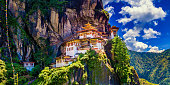 panoramablick-auf-tigernestkloster.jpg?b=1&s=170x170&k=20&c=6pwXDpHMtg8x_b5qveq21kCi-IzJhLWb6clLVJdWhXE=