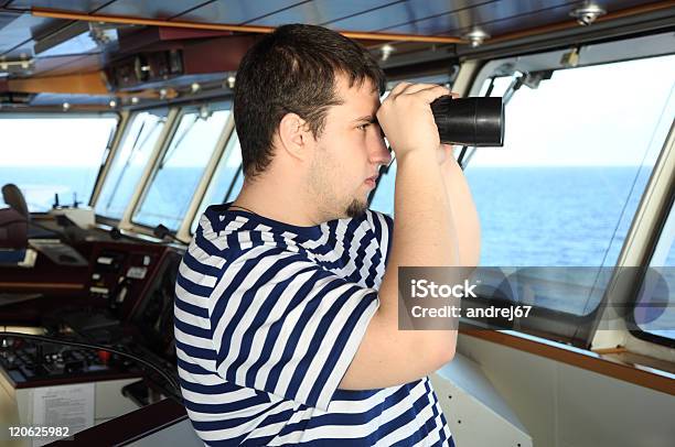 Navigator - Fotografie stock e altre immagini di Adulto - Adulto, Andare in barca a vela, Anziani attivi
