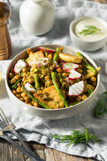 istock Homemade Mediterranean Chickpea Fattoush 1206315545