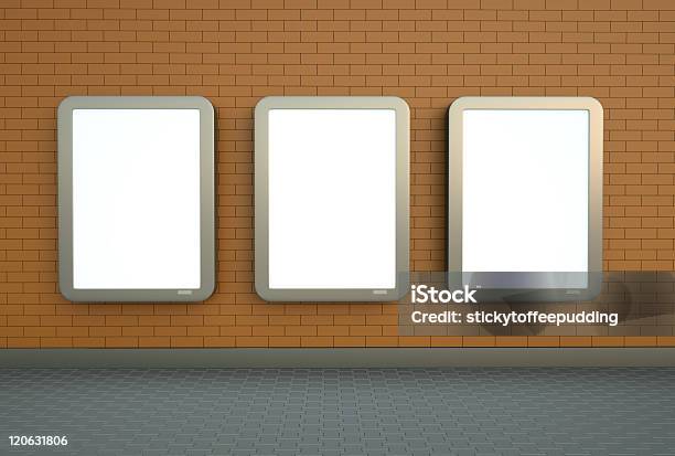 Três Banners De Parede - Fotografias de stock e mais imagens de Ao Ar Livre - Ao Ar Livre, Caixa de Luz, Cidade