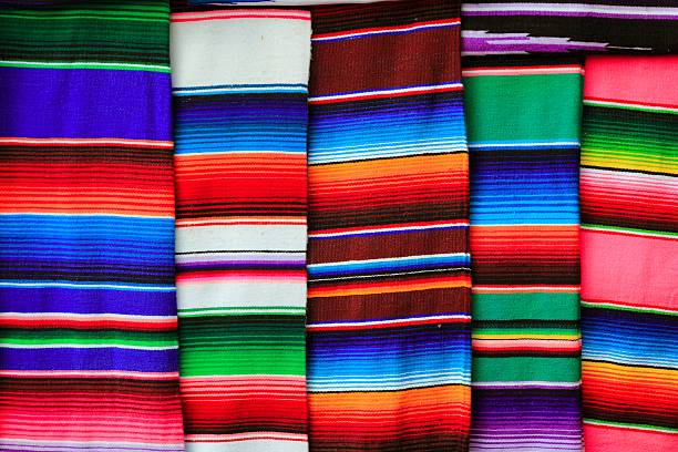멕시코 세라피 패브릭 색상화 패턴 애니메이션 - mexico blanket textile market 뉴스 사진 이미지