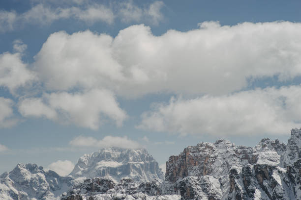 First snow in the dolomites in autumn 2019. Still some beautiful hikes in between sun in the mountains and the Lago di Braies.
