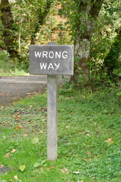 istock Sign In A Park Telling You It's The Wrong Way 1206326954