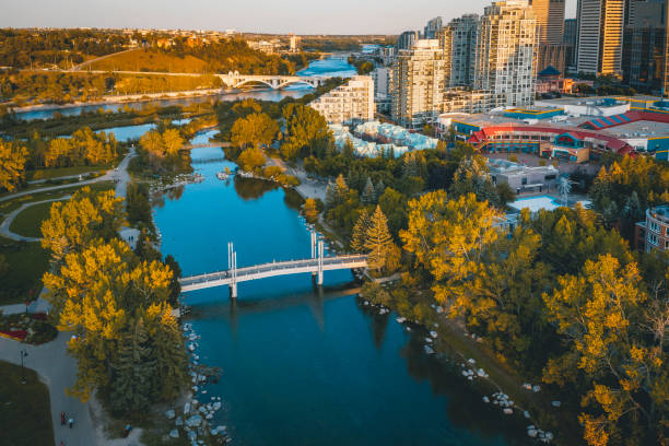 east downtown calgary summer sunset aerial - downtown core fotografías e imágenes de stock