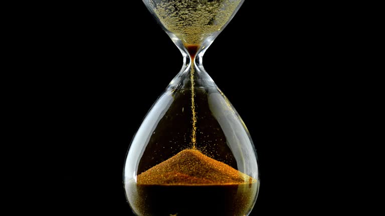 Reloj De Arena - Banco de vídeos libres de derechos - iStock Reloj De Arena - Banco de vídeos libres de derechos - iStock
