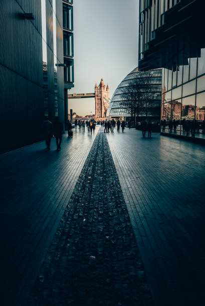 ponte da torre - southwark - fotografias e filmes do acervo