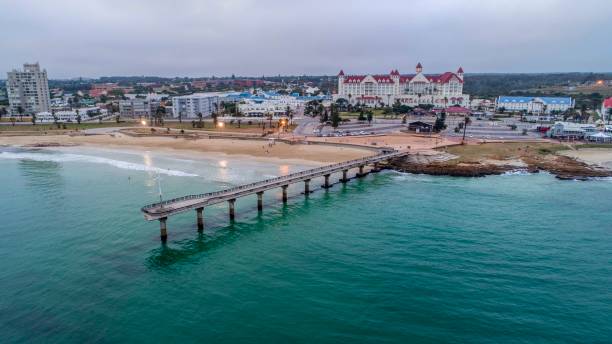 акула рок пирс, порт-элизабет - port elizabeth стоковые фото и изображения