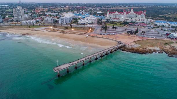 акула рок пирс, порт-элизабет - port elizabeth стоковые фото и изображения