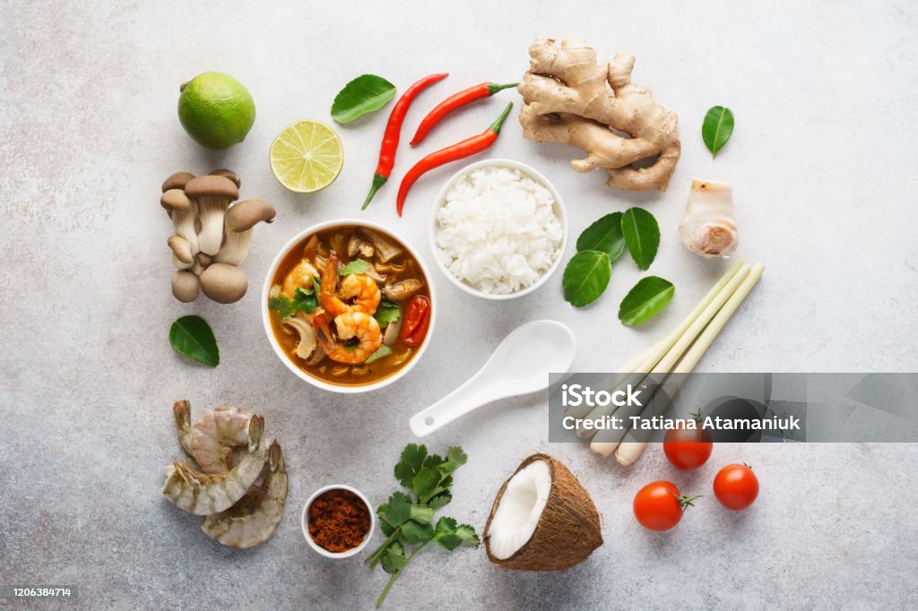 Tom Yum Goong atau Tom Yam Kung dan seperangkat bahan. - Bebas Royalti Bahan baku - Makanan dan minuman Foto Stok Tom Yum Goong atau Tom Yam Kung dan seperangkat bahan. - Bebas Royalti Bahan baku - Makanan dan minuman Foto Stok