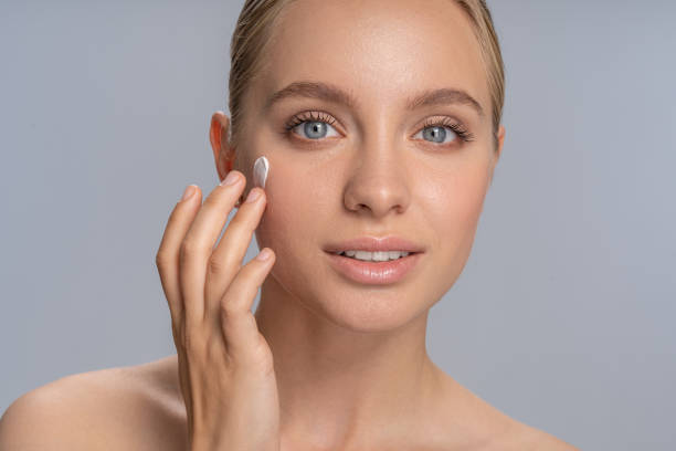 istock Kind blonde girl looking straight at camera 1206447596