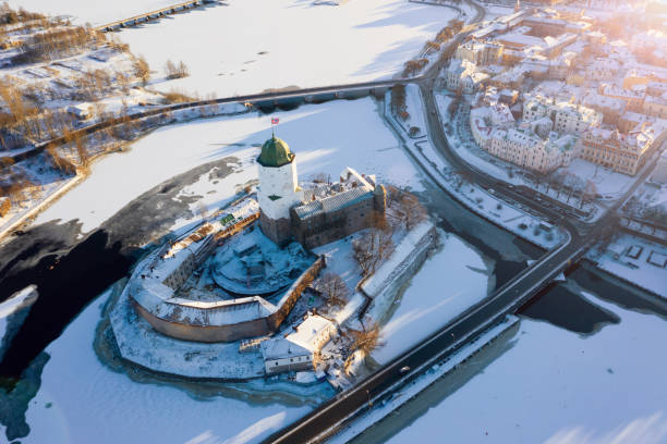 vyborg schloss im winter foto oben ansicht. - viborg stock-fotos und bilder