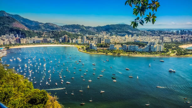 vista del río de janeiro desde el pan de azúcar - pan de azúcar - río de janeiro - guanabara bay fotografías e imágenes de stock