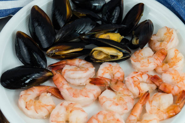 moules et crevettes - gourmet food lobster seafood photos et images de collection