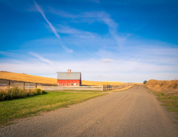 istock barn along the road in the palouse 1206482374