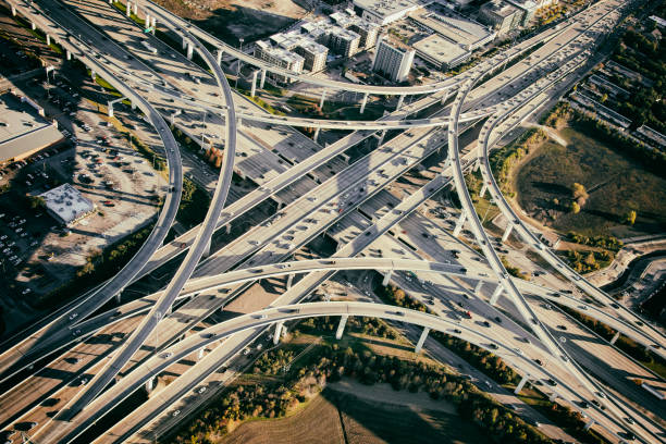 ヒューストン・インターステート・ジャンクション・エアリアル - highway overpass texas multiple lane highway ストックフォトと画像