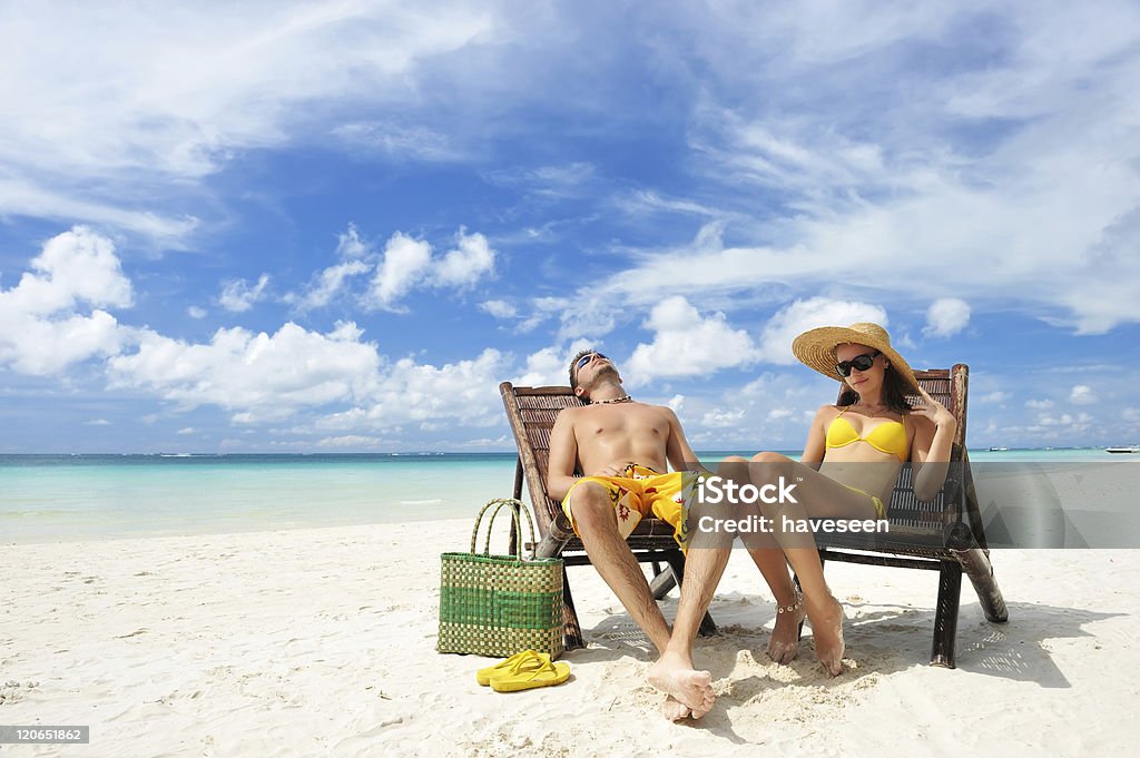 Paar auf einer Strand - Lizenzfrei Frauen Stock-Foto